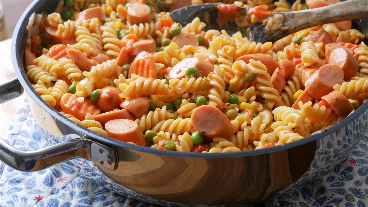 One Pot Pasta mit Gemüse & Würstchen (Rezept) || One Pot Pasta with Veggies & Sausages || [ENG SUBS]