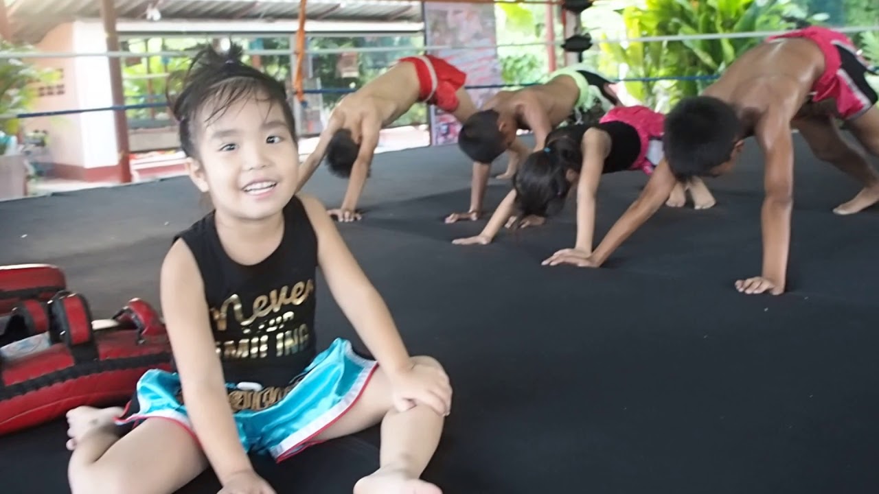 เรมินะ&รีนะ Muay Thai Kids REMINA&RIINA！レミナ リイナ・ゲーンノラシンムエタイジム！ムエタイキッズ！