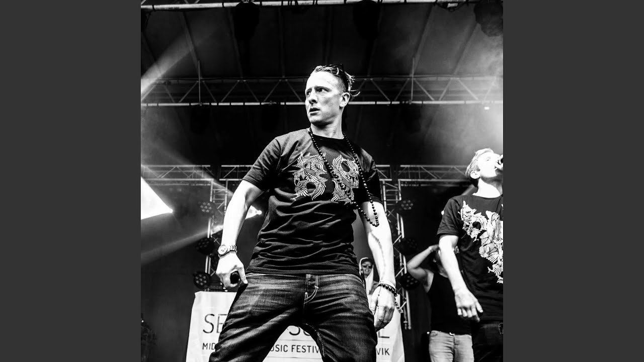 Vökuvísa (feat. Salka Sól & DIAS)