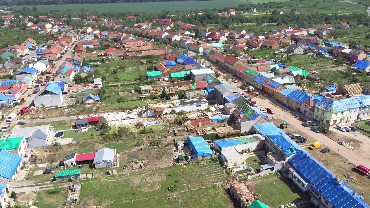 Tornado Moravská Nová Ves střed obce z hora