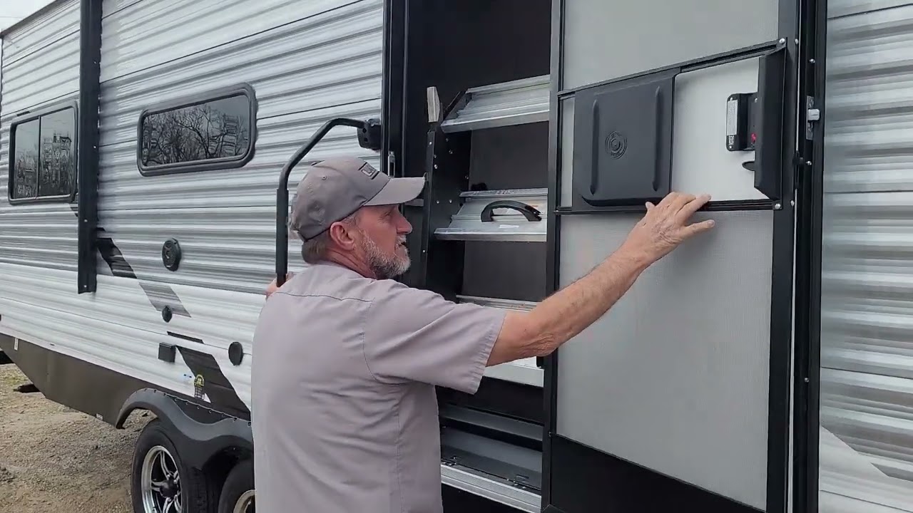 Virtual Walkthrough of 2022 East to West Della Terra 200RD Travel Trailer at Parkland RV Center