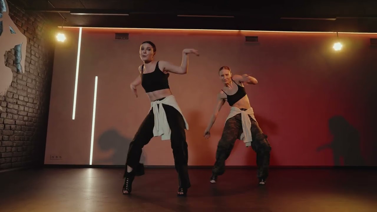 Мастер-класс Dancehall & High Heels &mdash; Fraules Dance Centre &mdash; Софи Осипкова и Лиза Слатвицкая