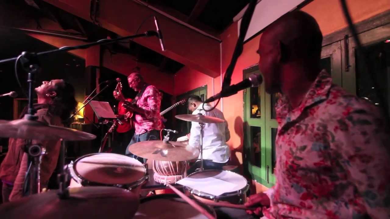 Bombay -Andha Arabi Kadaloram Song performed by Men In Groove Pravin Sai Mohamed Noor Mohamed Raffee