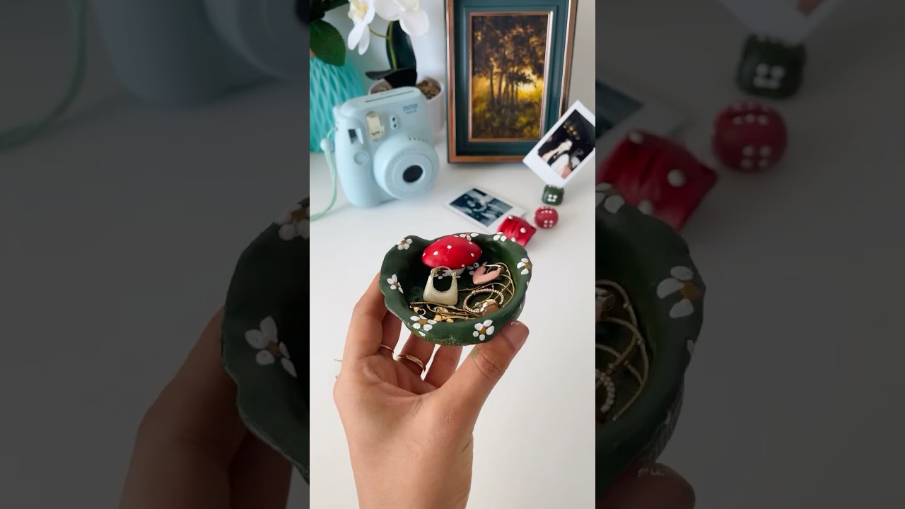 Easy DIY Trinket Dish | Mouldit Clay Jewellery Tray | Craft Idea #diycrafts #diycraft #craftideas