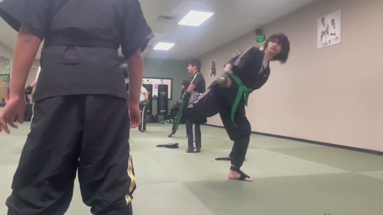 ROUND KICK HOOK KICK PRACTICE ON YOUR KARATE BELT/SPINNING  HOOK KICK TRAINING 