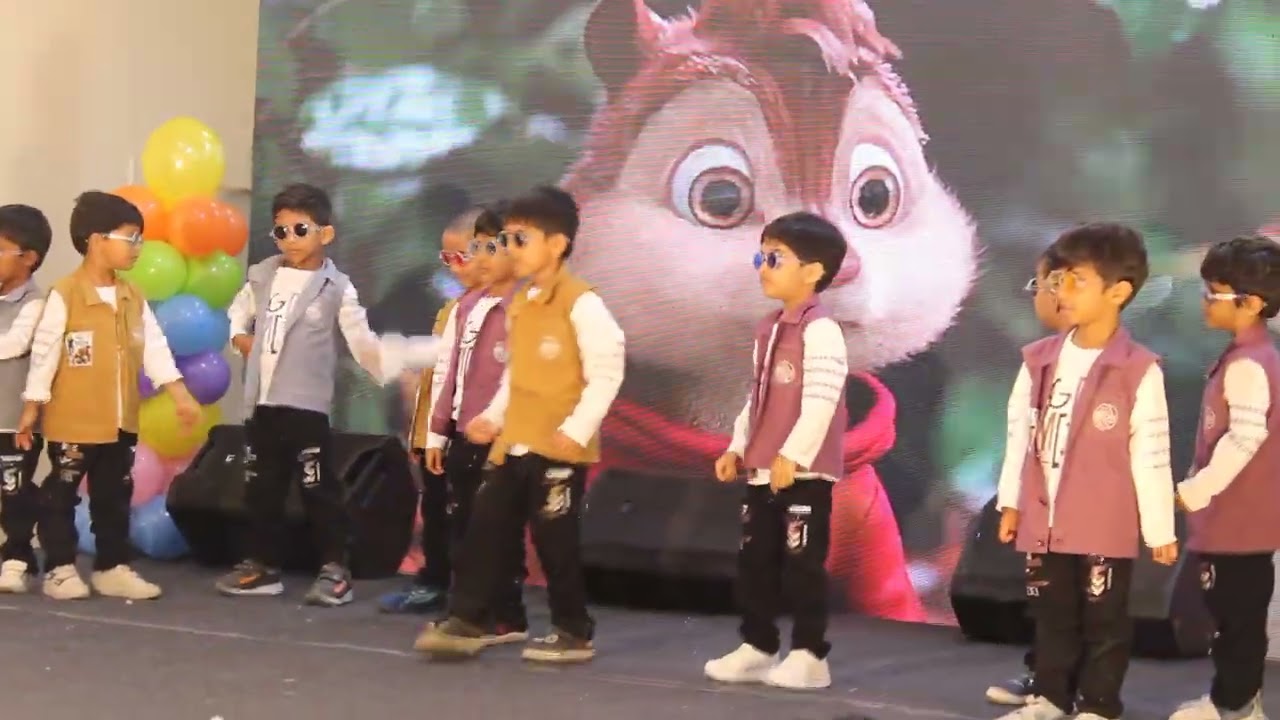 First stage performance in school annual day! #kidsperformace #lungidance #kacheri