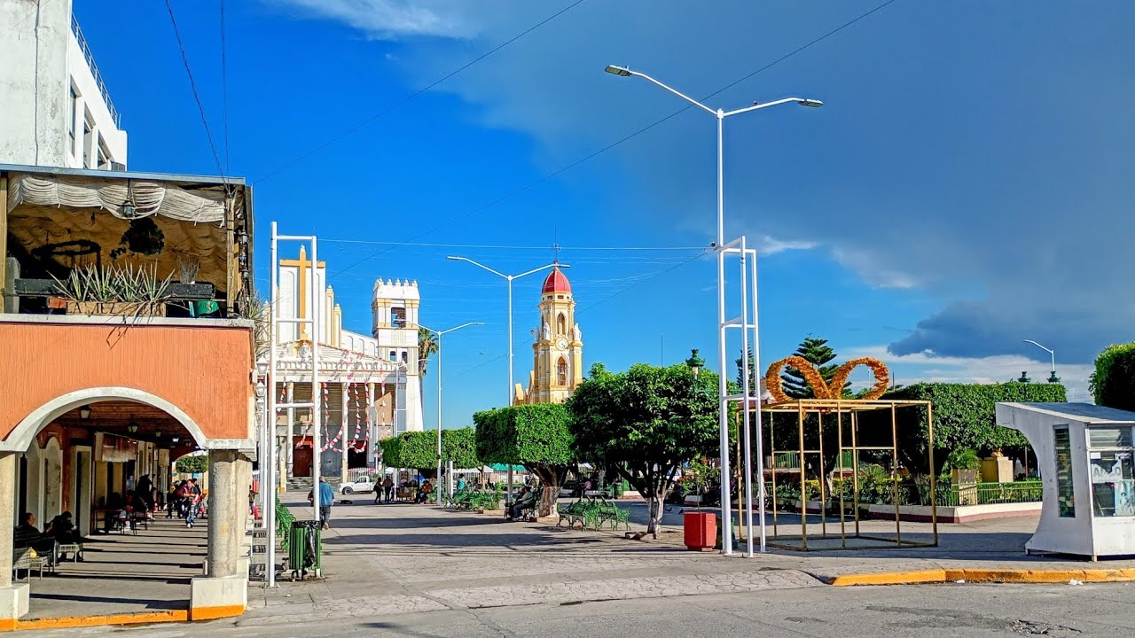 Caminando por la calle Hidalgo de Zapotiltic, Jalisco México 2026