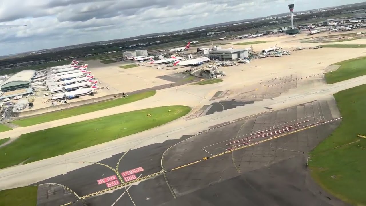 Take off from London Heathrow Airport (LHR) on Delta 767-400