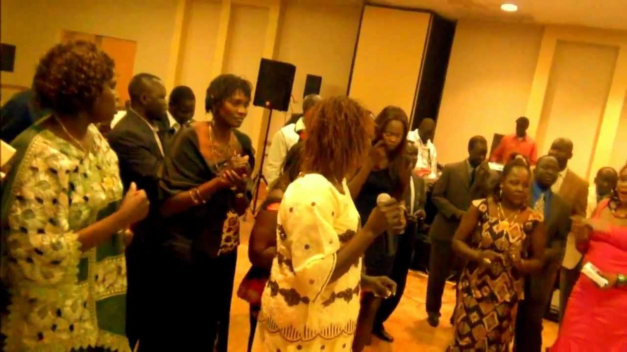South Sudan music. live with Akuol Aguek. By: Anei Yuot