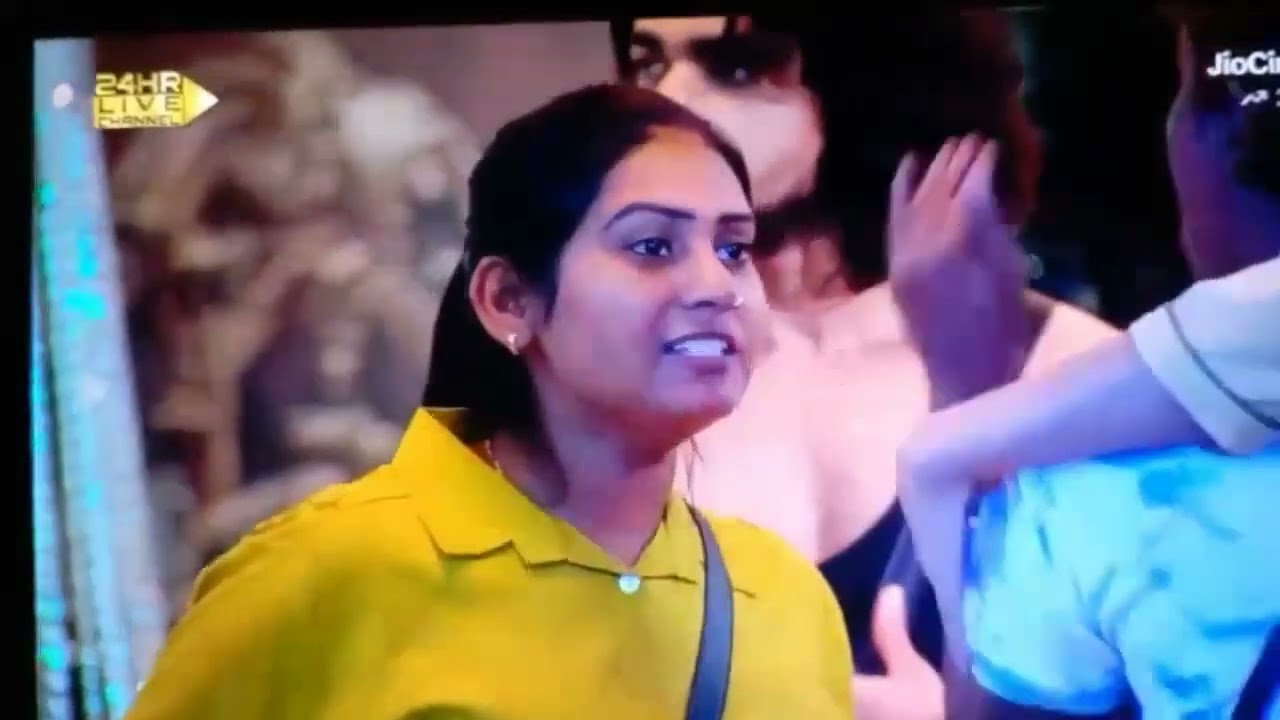 bigg बॉस में शिवानी की हुई बहस #comedyfilms #yuotubeshortsvideo