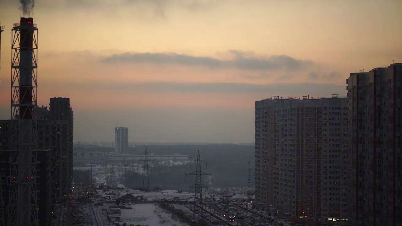 Закат над городом — труба, высотки, провода | Фон