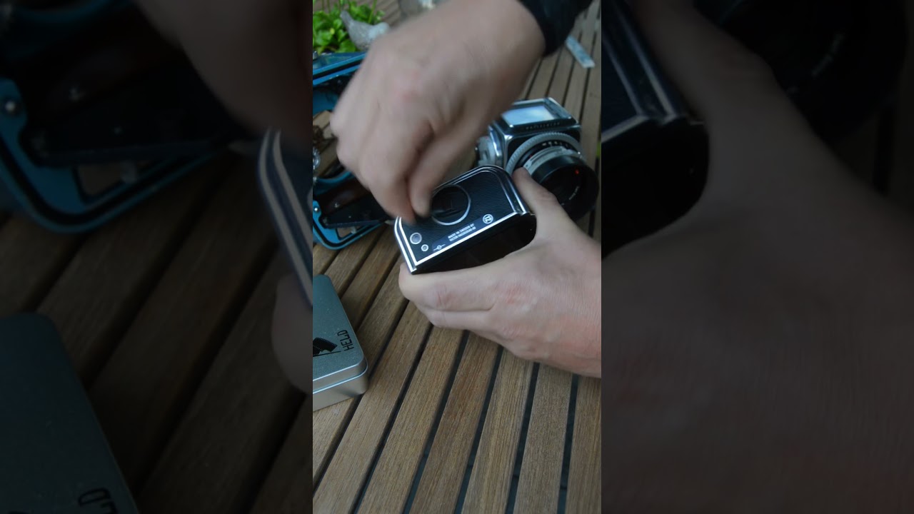 Loading the Hasselblad 500C/M in the Original Underwater Housing 