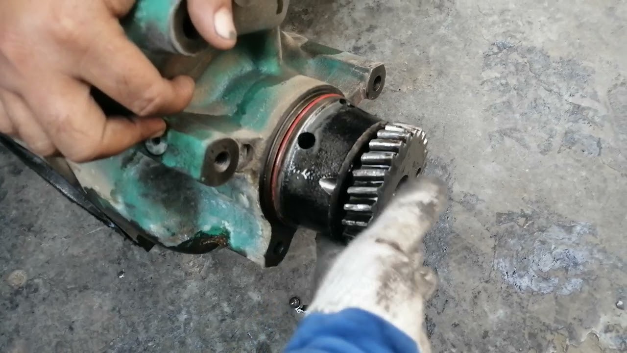 OIL MIXING WITH COOLANT WATER /PROBLEM WATER PUMP BEARING DAMAGE AND EMPELLER QST30 V12 CUMMINS