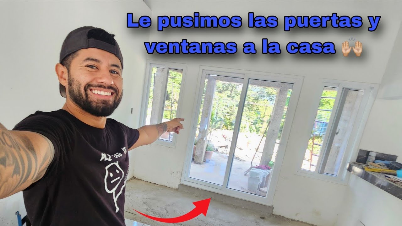 YA LE PUSIMOS LAS PUERTAS Y VENTANAS A LA CASA 🏡🤩 ASI ESTÁ QUEDANDO TODO 😱😍