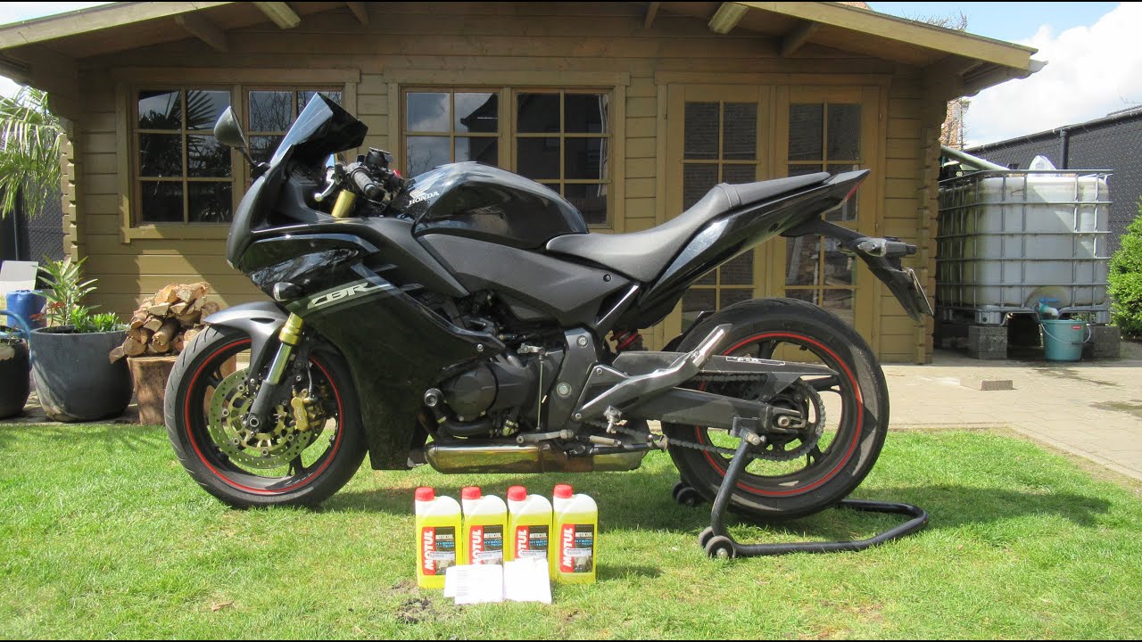 Honda CBR600fa PC41 Removing the fairing, Raise fuel tank and coolant change