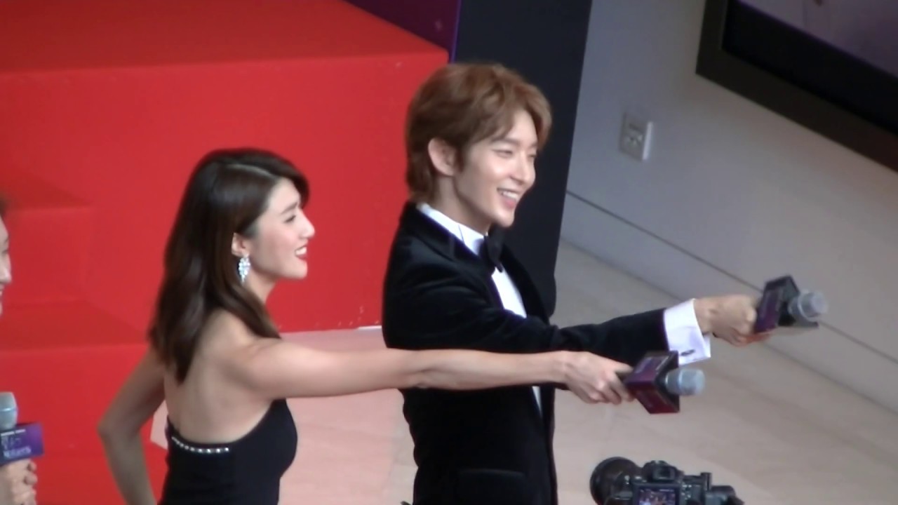 20181222 Lee Joon Gi - Starhub Night Of Stars Red Carpet In MBS Singapore [Fancam]