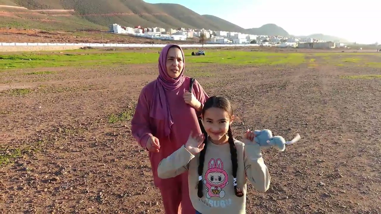 اليوم خرجت أنا بنتي تسراو