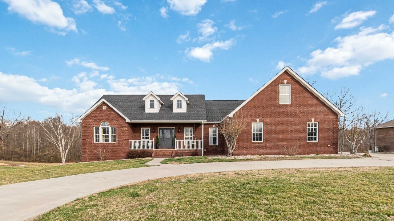 207 Remington Dr, Russell Springs, KY 42642