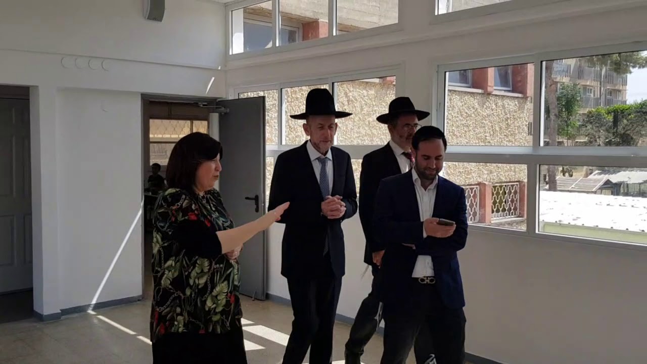 ביקור חבר הכנסת הרב אורי מקלב בשובו עכו פתיחת שנת הלימודים תשפ