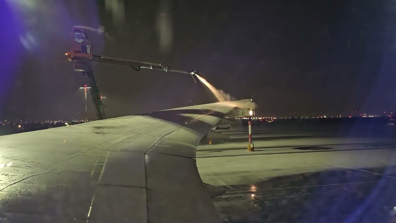 WestJet 787-9 (C-GMKS) Takeoff from Calgary