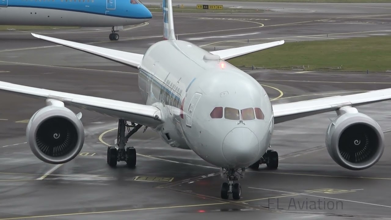 AMERICAN Boeing 787-8 Dreamliner Arriving At Schiphol Airport