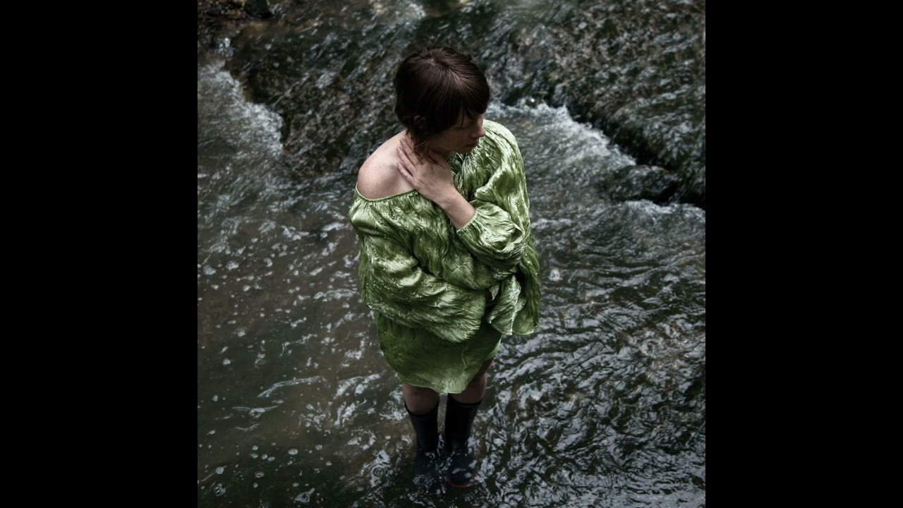 Isla Craig - Moon