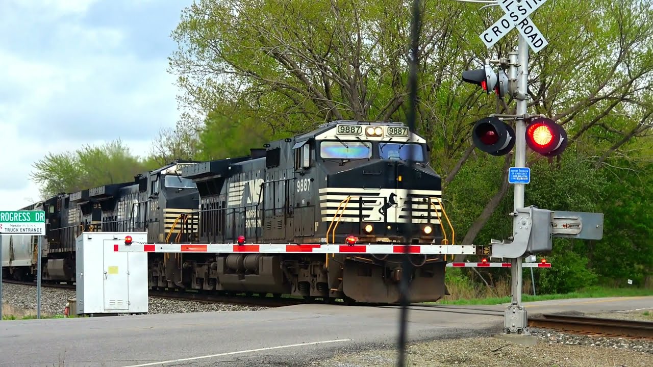 I Was Filming an NS Train and This Happened! 5 Engine Train w Spongebob Cab Unit! CSX Train w DPU!