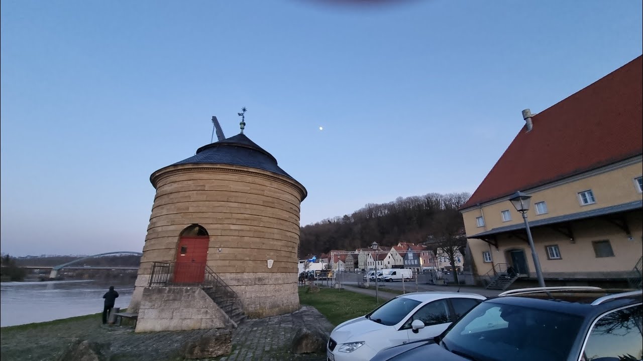 Tretradkran Marktbreit Alter Kranen Marktbreit denkmalgesch&uuml;tzter Hafenkran in Marktbreit Bayern