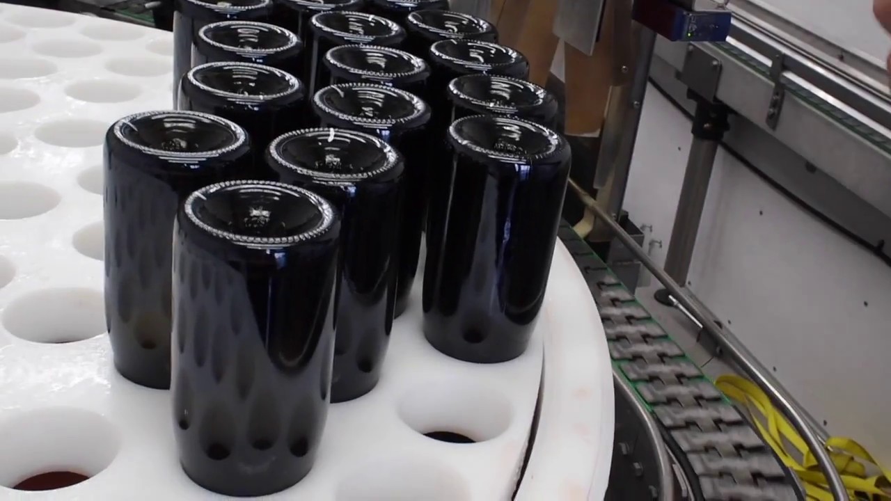 How sparkling wine is bottled: a mobile disgorging line