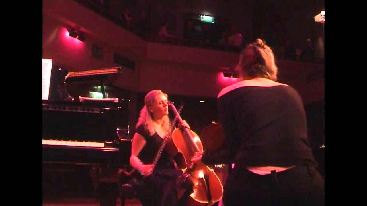 JANINE JANSEN + CHRISTINA BLAUMANE + BELA KORENY spielen HORA II von BELA KORENY