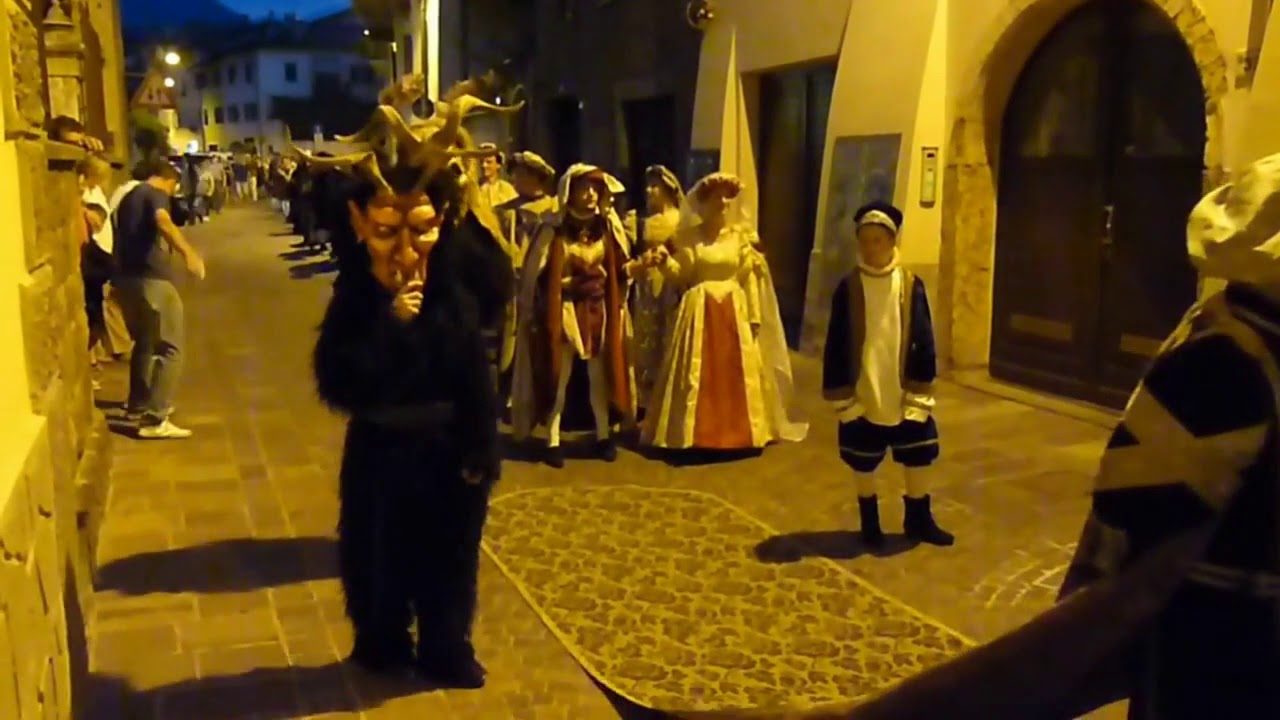 AMICI DI CASTELFONDO SFILATA ALLE FESTE MEDIEVALI DI PERGINE  2012