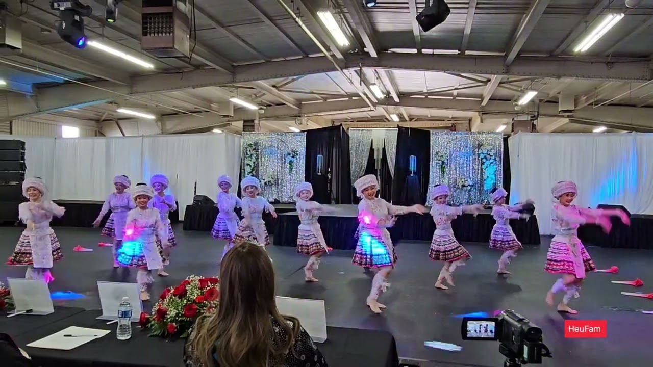 Viv Ncaus Koom Siab | Senior Dance Comp Rnd 1 | Fresno Hmong New Year 2023-2024