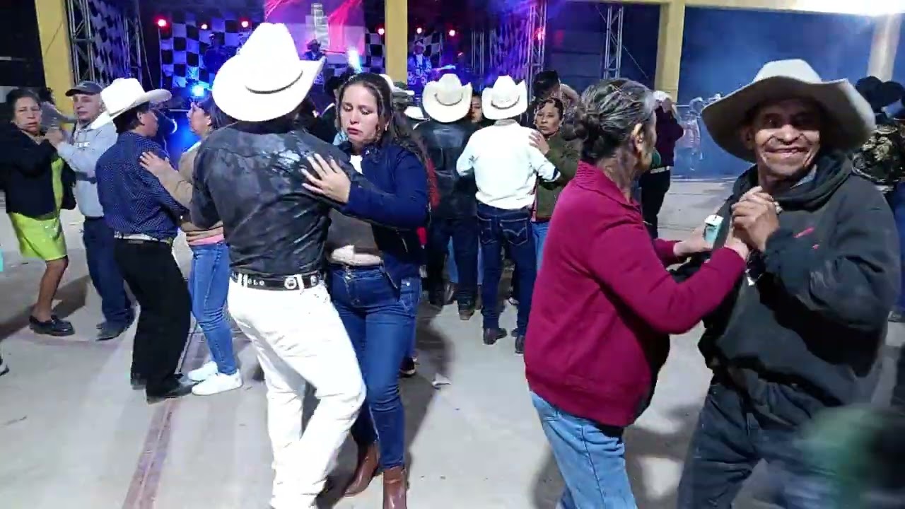 trio auténticos de hidalgo en Tzimentey la piedra cierre de carnaval