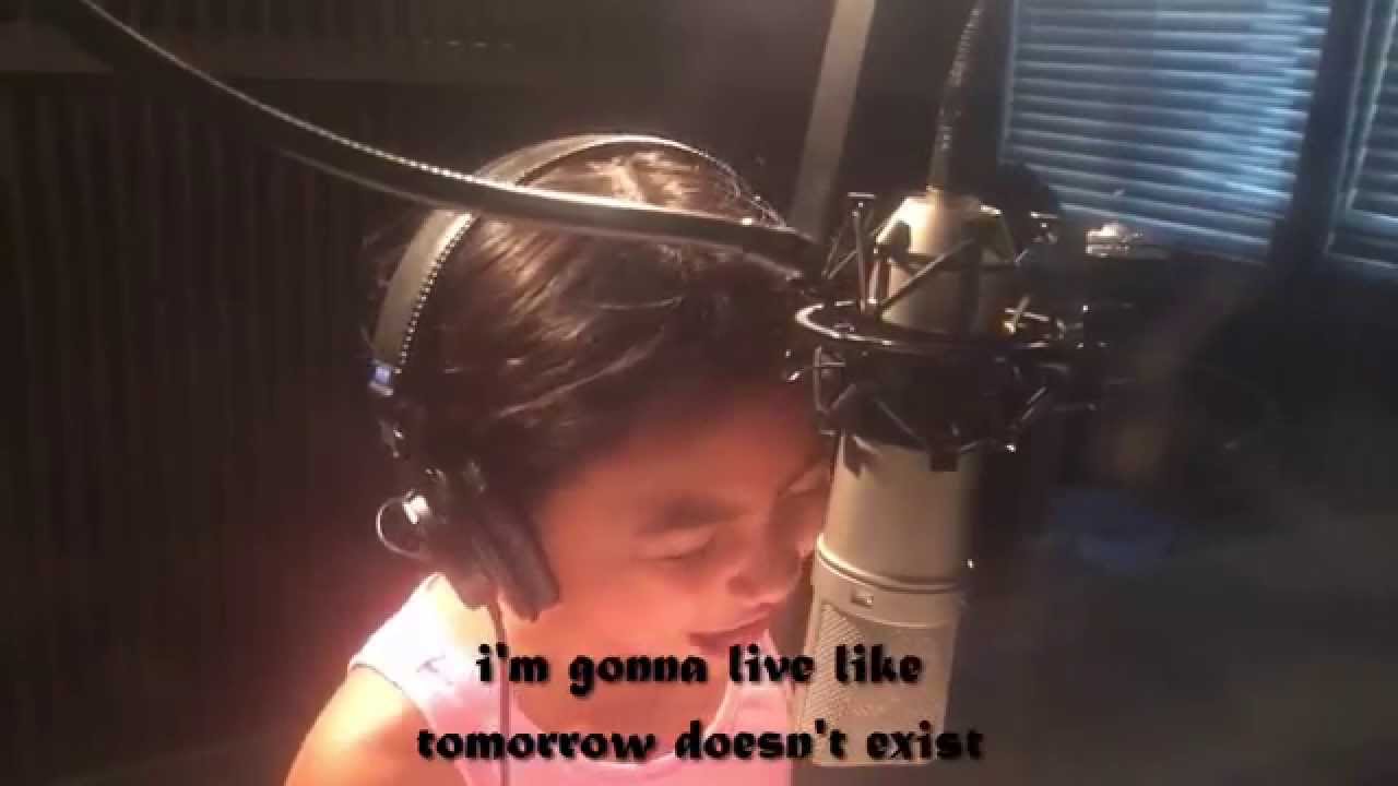 Sia - Chandelier (unOfficial Full Cover by Sydney Haik + Lyrics) HD