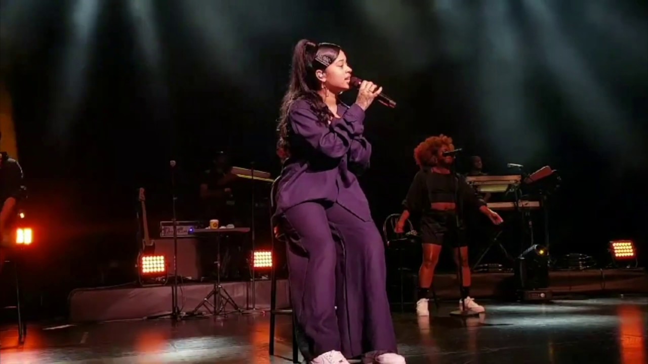 ELLA MAI Whatchamacallit LIVE in KOREA, 2nd Nov 2019