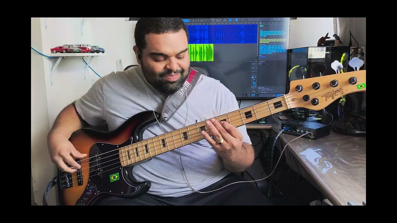@elisoares - Santo, Santo, Santo (Danieldbass)