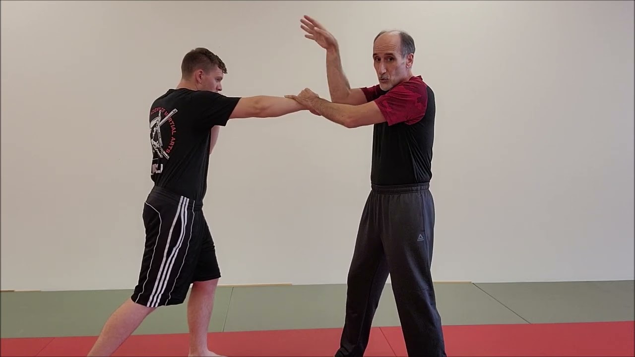 Destroy that attack! Kali gunting nerve hits.