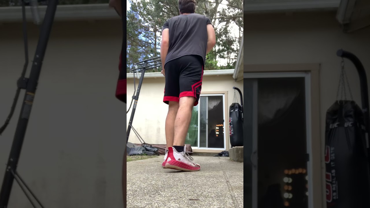9&rsquo; foot dunk before and after heavy ball!