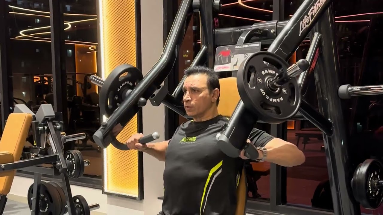 INCLINE CHEST  PRESS PLATE LOADED MACHINE