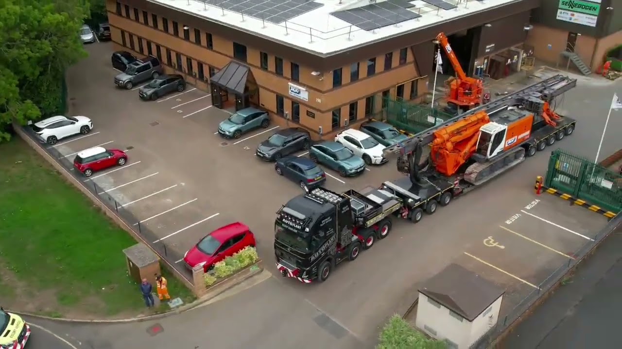 RTG RG25S piling rig on the move