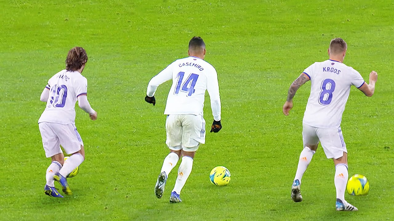 Modric, Kroos, Casemiro the BEST midfield trio