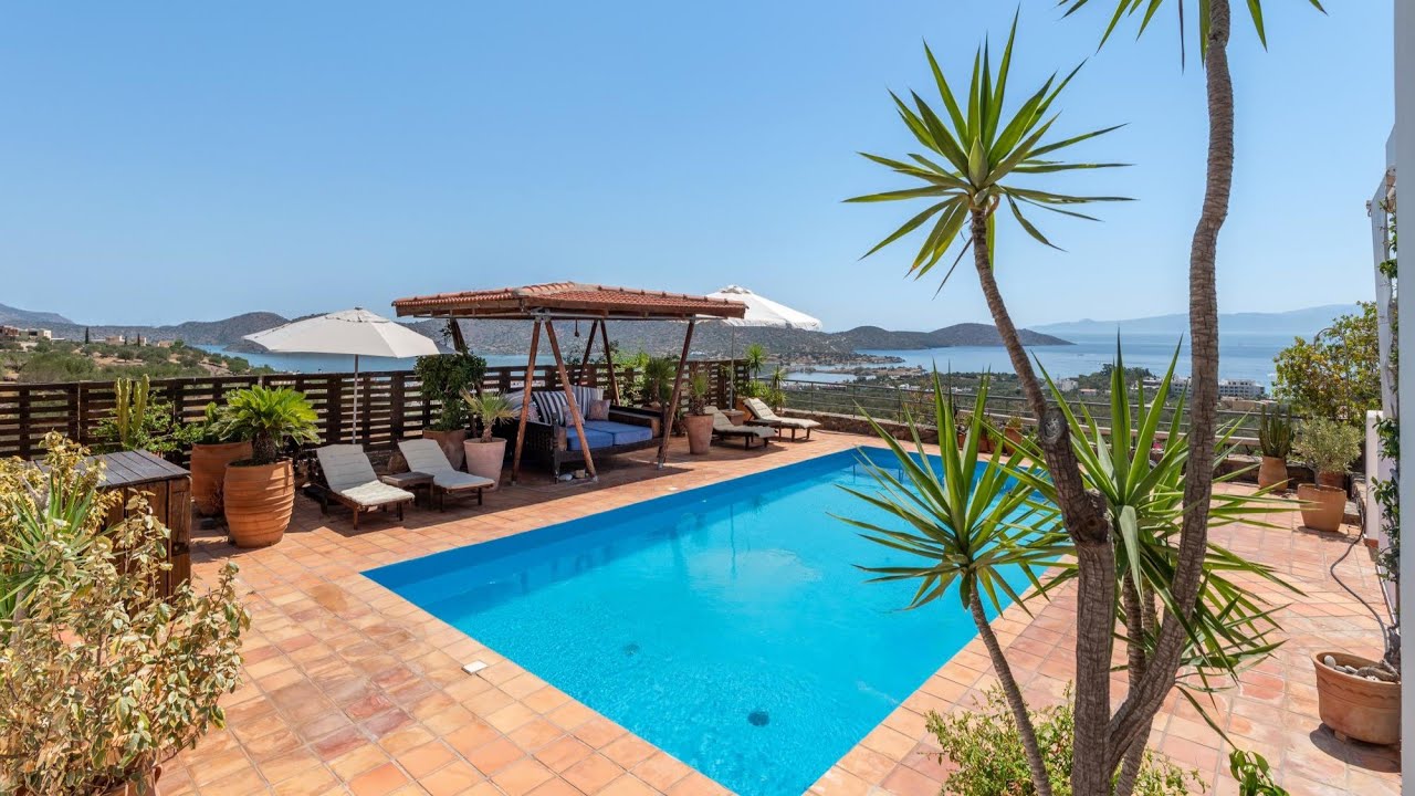Villa with pool offering amazing views of the Elounda bay - HEL85