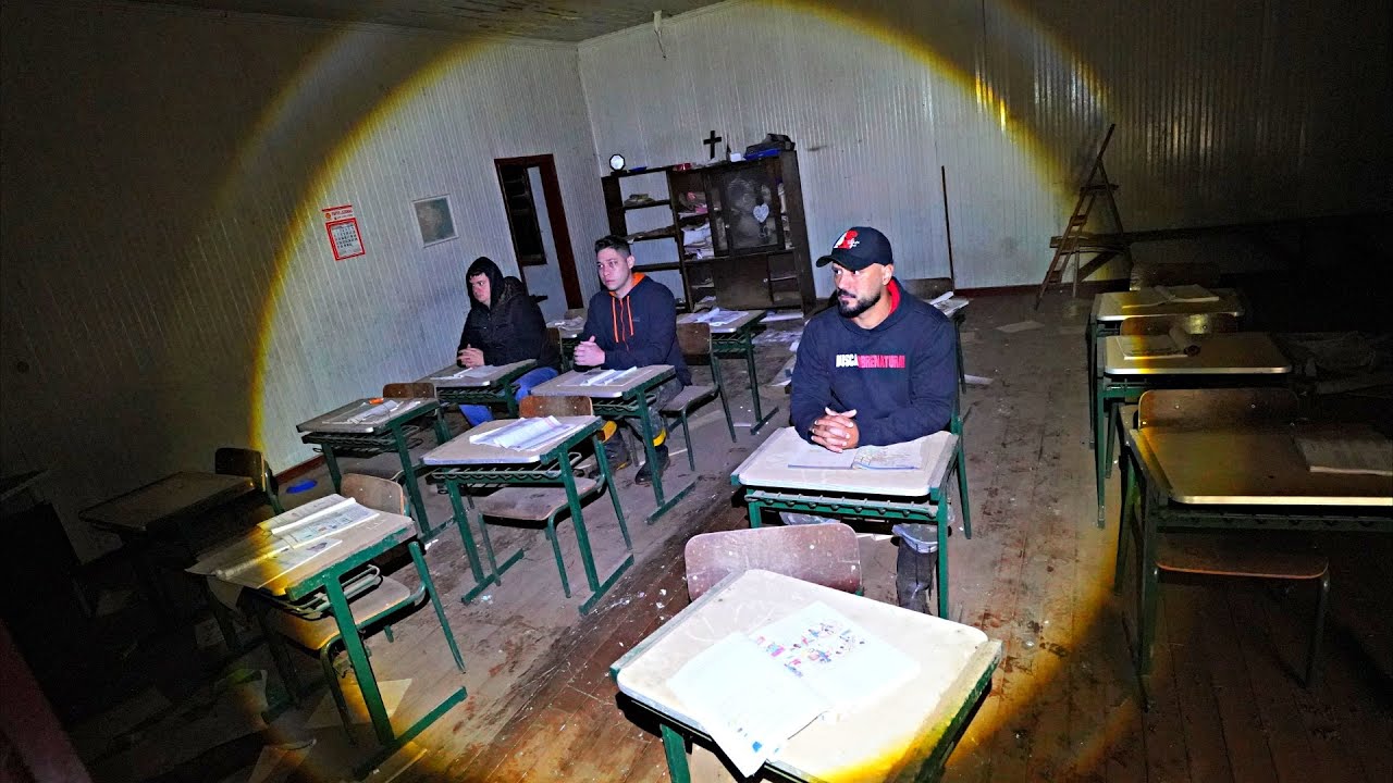 TODOS FICARAM EXTREMAMENTE POSSUÍDOS NA ESCOLINHA POLTERGEIST!