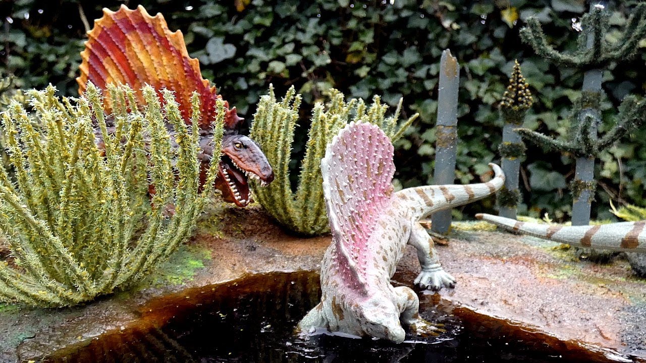 Diorama no Dinosaurs! : Dimetrodon hunting Edaphosaurus 2. 285 MYA. Epoxy resin water.