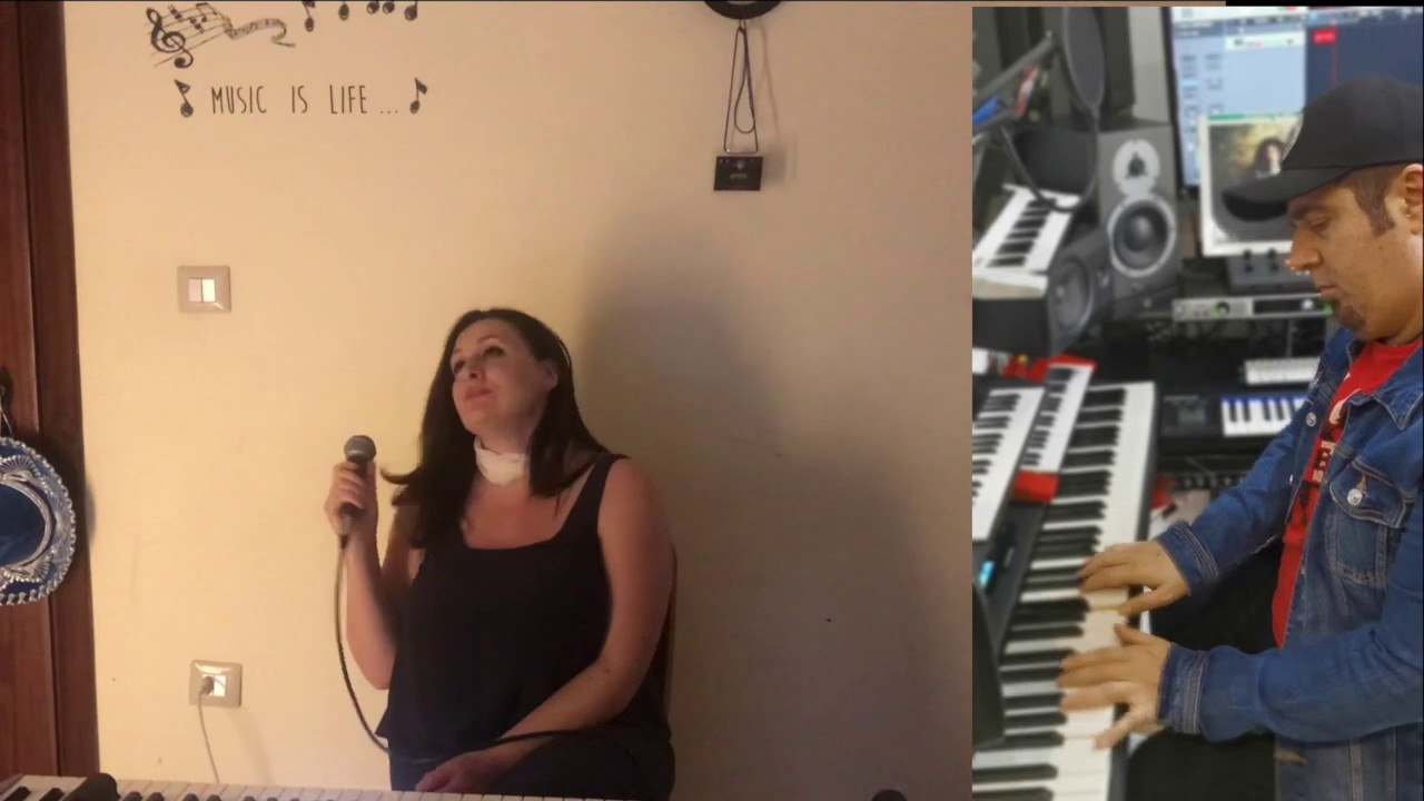 Roberta Tondelli - Pianoforte e voce - Cover dalla quarantena