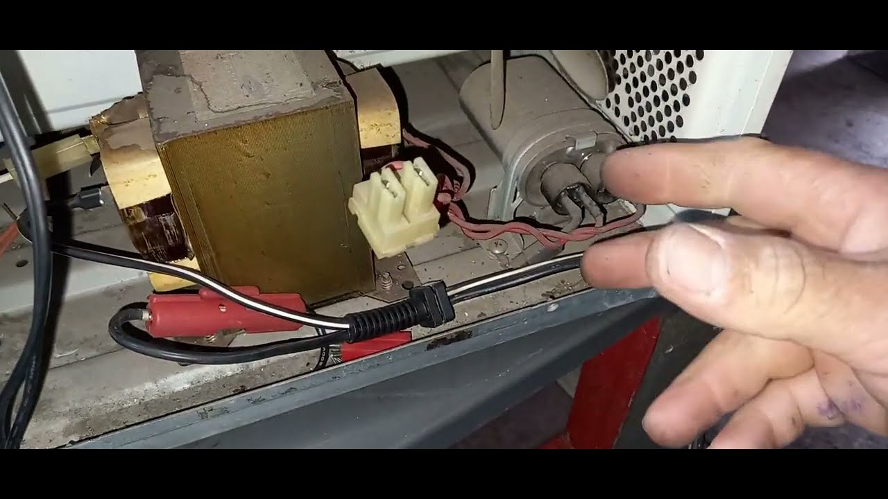 Como descarregar o capacitor do micro-ondas