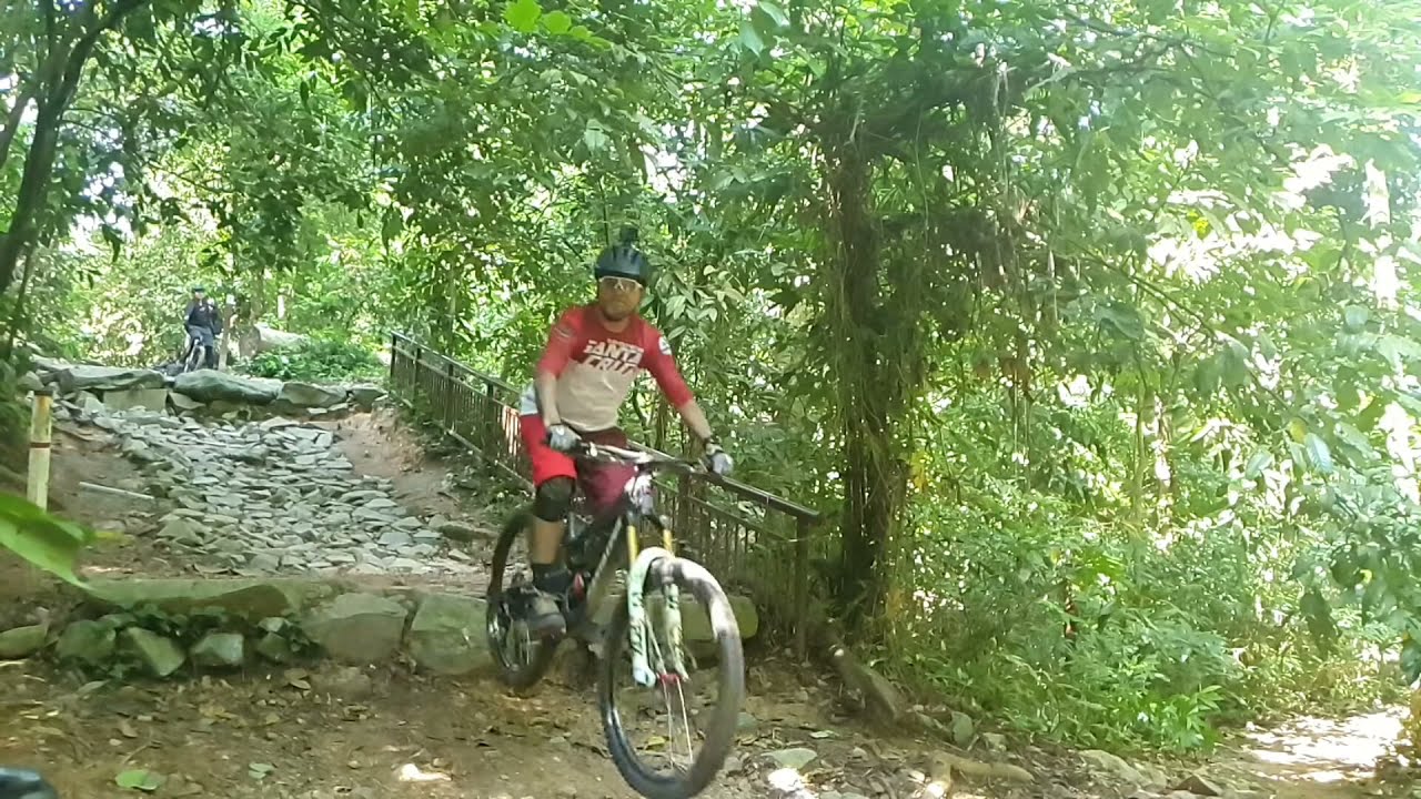 Bukit Timah MTB Trail | Double Drop | No Look
