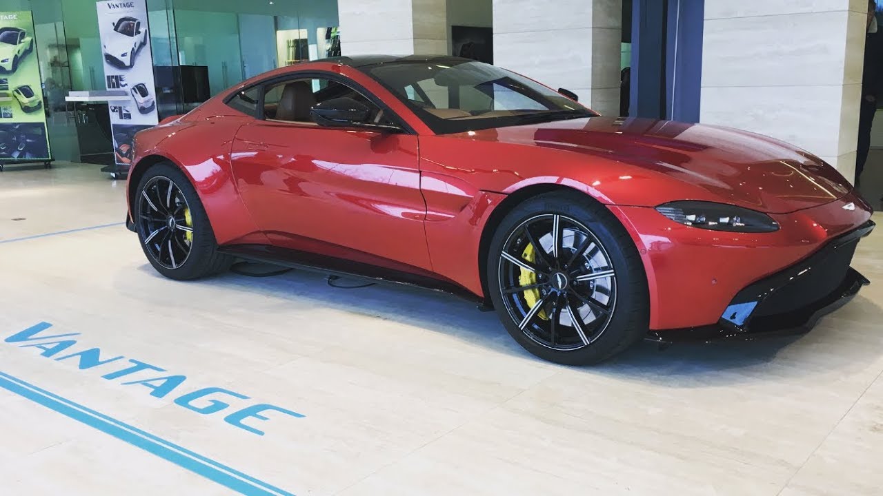 ASTON MARTIN VANTAGE 2018 - First look around with engine start up!