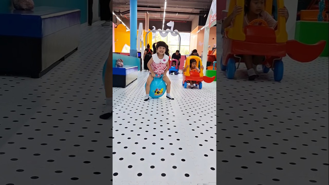 เล่นลูกบอลเด้งดึ๋ง #ball #เด้งดึ๋ง #สวนสนุก #playgroud #สนามเด็กเล่น #putprimtv