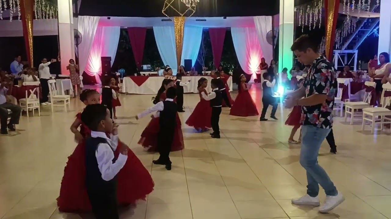 presentación de los niños de inicial 😊 5 años en su baile moderno super momento